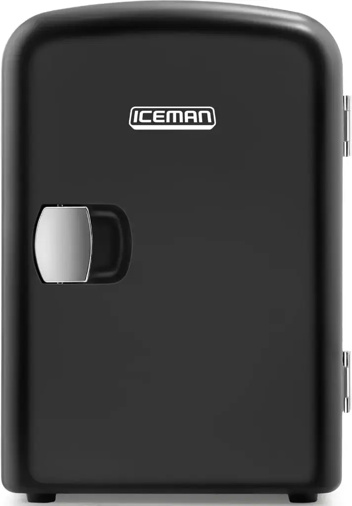 Chefman – Iceman: Mini-frigider portabil negru, compact și ușor (capacitate de 4 litri), ideal pentru deplasări; răcește sau încălzește și oferă spațiu de depozitare pentru produse de îngrijire a pielii, gustări sau șase doze de băutură (de aprox. 355 ml).
