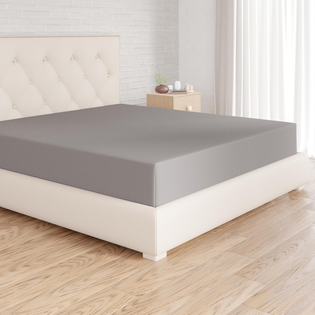 Cearceaf pentru pat Amazon Basics, 140 x 200 x 30 cm, microfibră de poliester pentru grosimea saltelei de până la 30 cm, gri închis